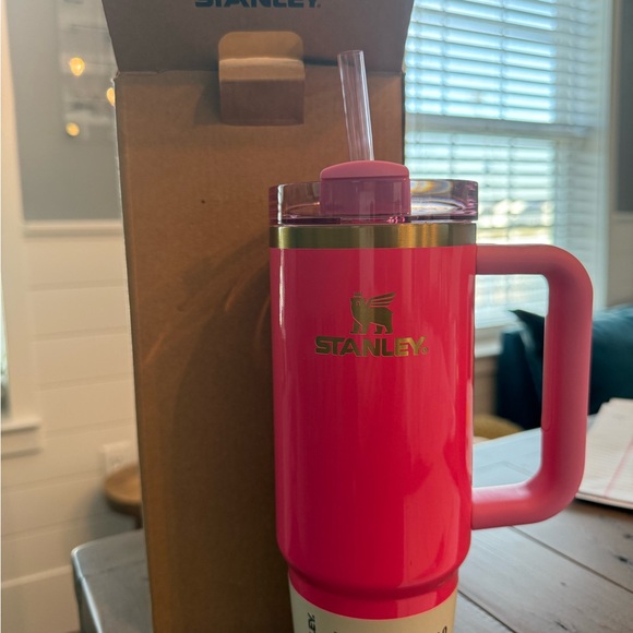 New in Box: Stanley Pink Parade in 30oz size! 🩷 - Picture 5 of 6